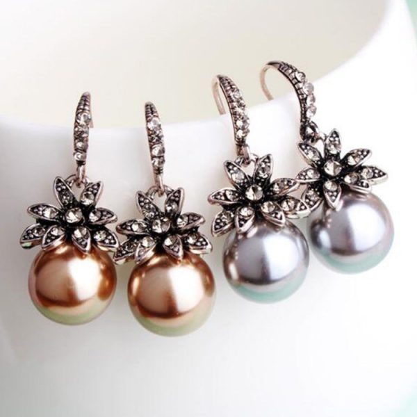 Wholesale Vintage Creative Pearl Sunflower Diamond Earrings Sale