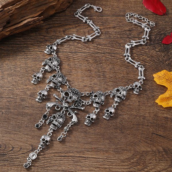 Wholesale Halloween Dark Retro Metal Tassel Skull Short Necklace Supply