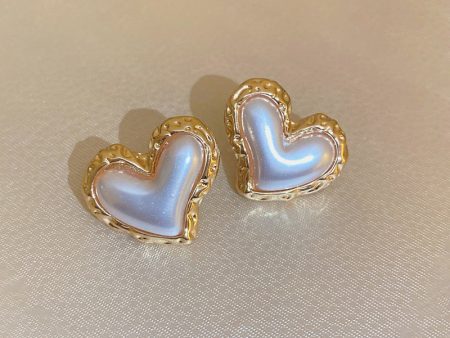 Wholesale Valentine s Day Silver Needle Fold Heart Pearl Earrings Sale