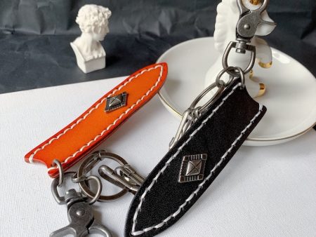 Wholesale Cowhide Carved Horseshoe Chain Keychains For Discount