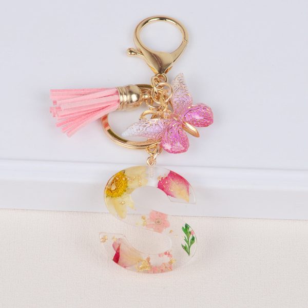 Wholesale Dried Flower Letter Resin Keychains For Discount